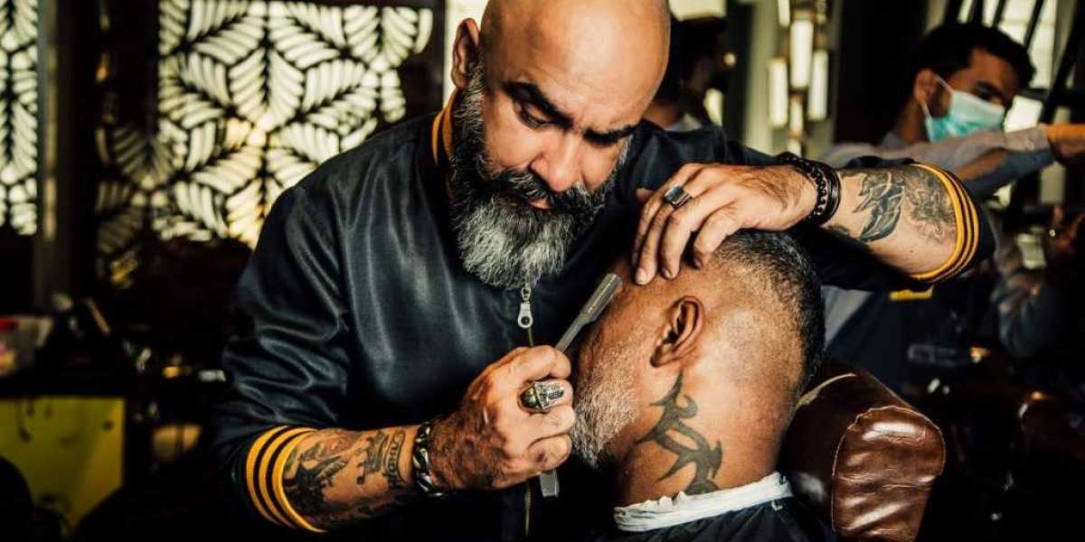 Short Scalp UV Protection: Why The Best Salon In Karachi Sprays Scalp