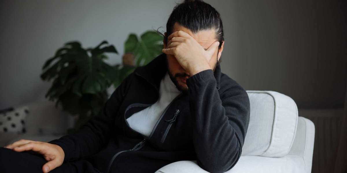 A Complete Guide to Bipolar Disorder with Psychotic Features