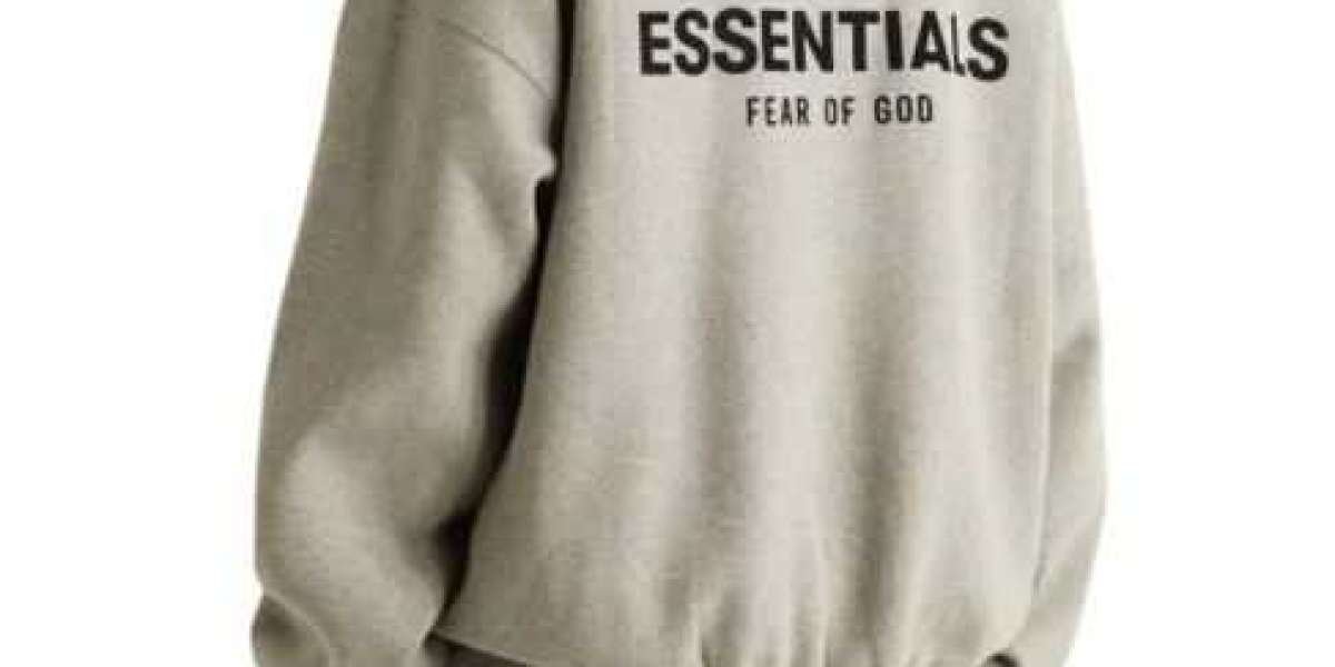 Essentials Tracksuit Hoodie and Cdg Shirts Redefine the Luxury Streetwear Category